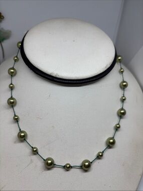 Elegant Swarovski 5mm & 8mm Lt green Crystal pearl tin cup Necklace